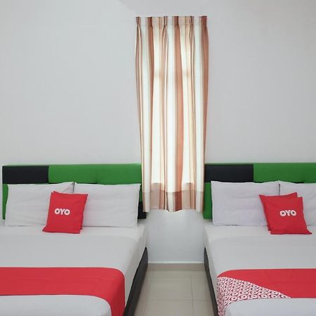 Oyo 90005 Dc Villa Guest House Kuala Rompin Luaran gambar