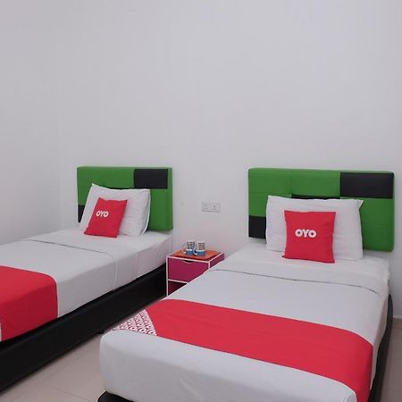 Oyo 90005 Dc Villa Guest House Kuala Rompin Luaran gambar