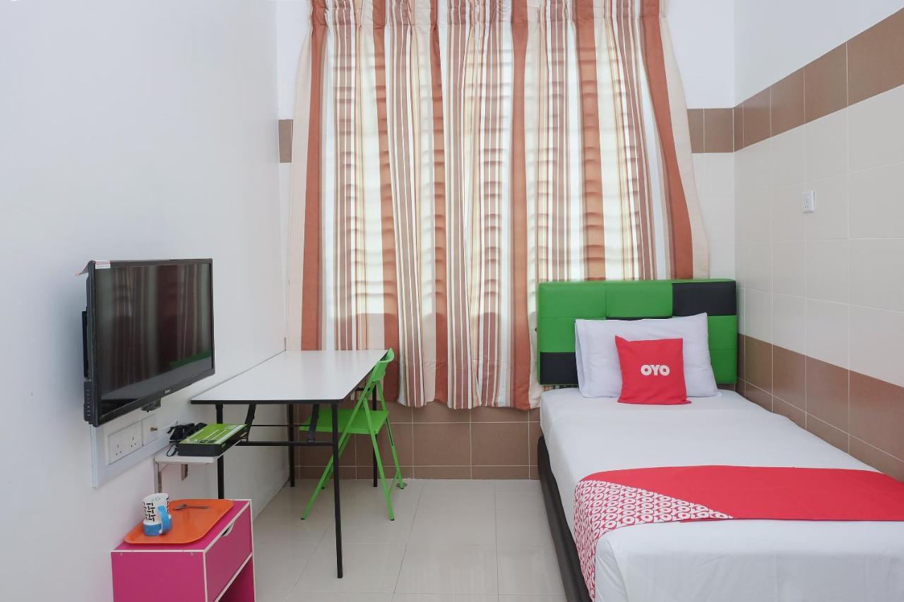 Oyo 90005 Dc Villa Guest House Kuala Rompin Luaran gambar