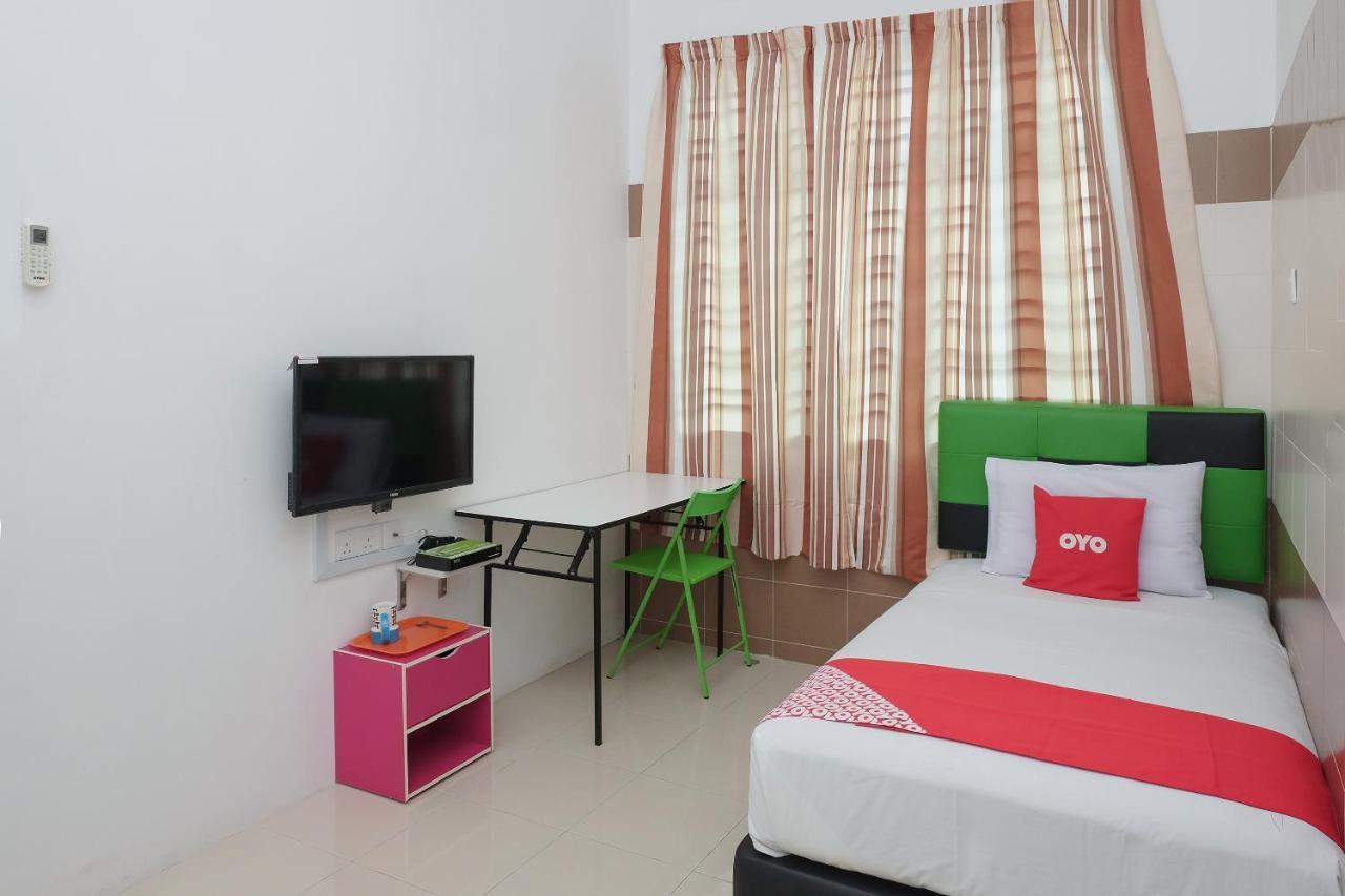 Oyo 90005 Dc Villa Guest House Kuala Rompin Luaran gambar