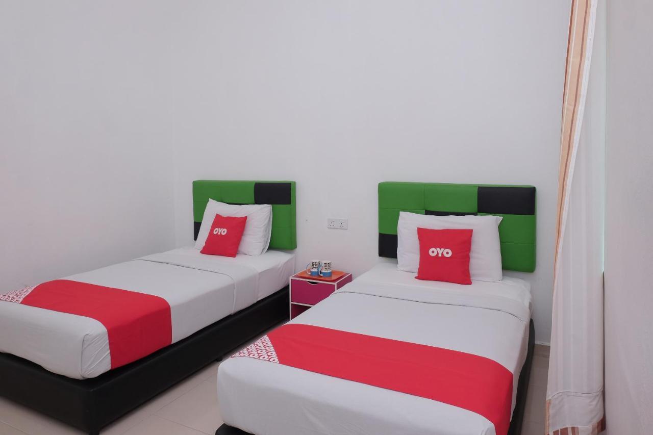 Oyo 90005 Dc Villa Guest House Kuala Rompin Luaran gambar