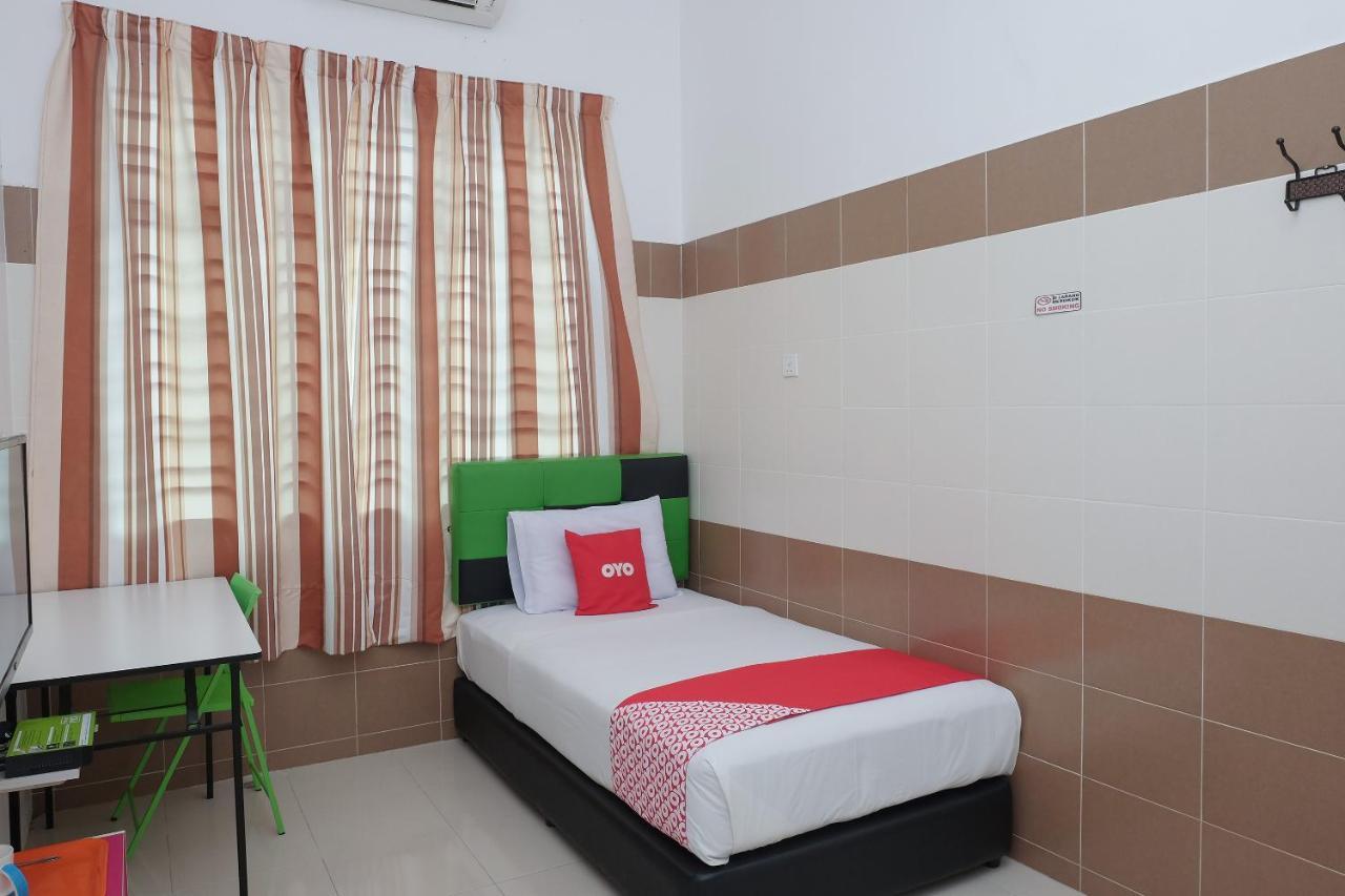 Oyo 90005 Dc Villa Guest House Kuala Rompin Luaran gambar
