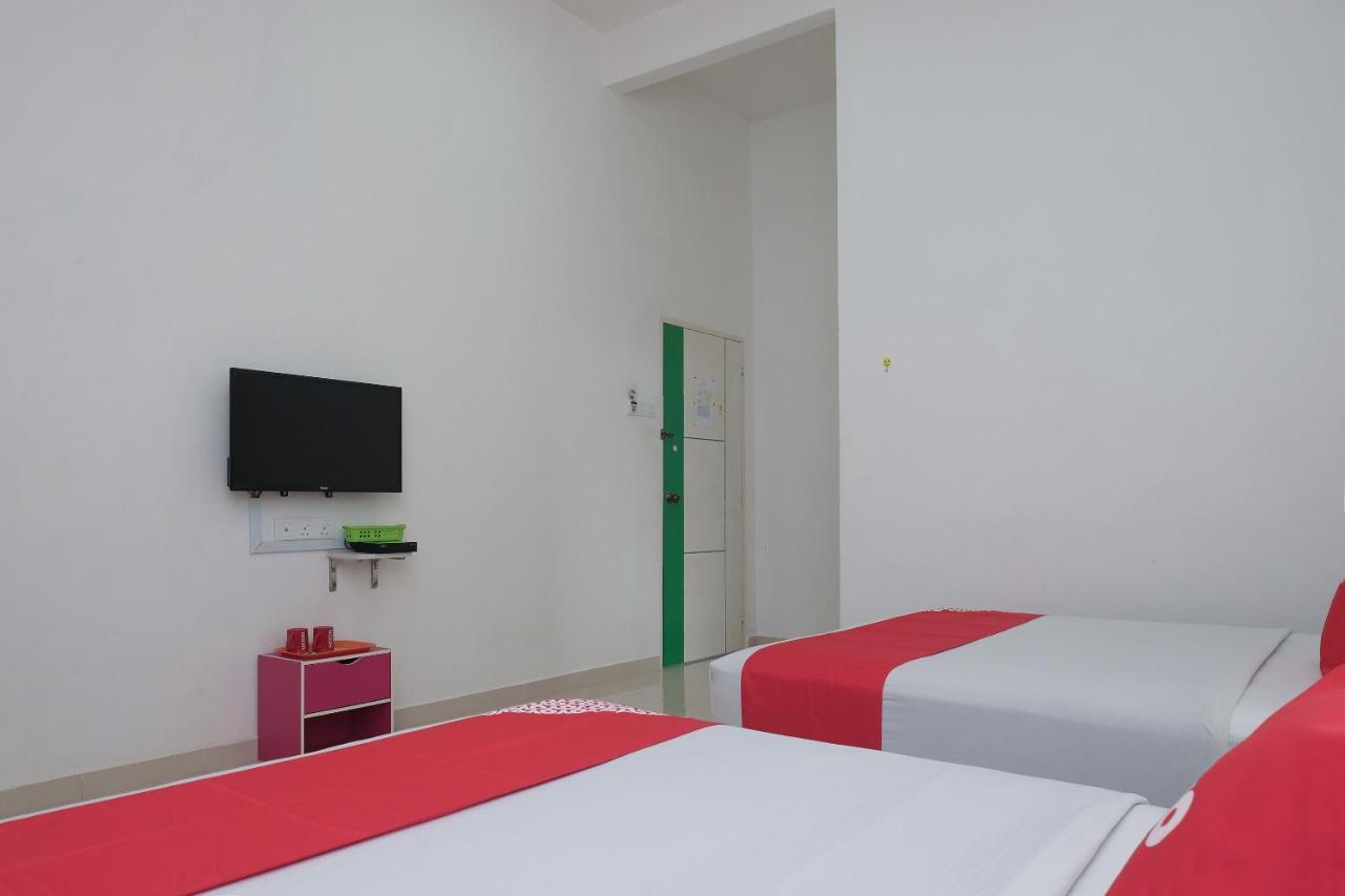 Oyo 90005 Dc Villa Guest House Kuala Rompin Luaran gambar