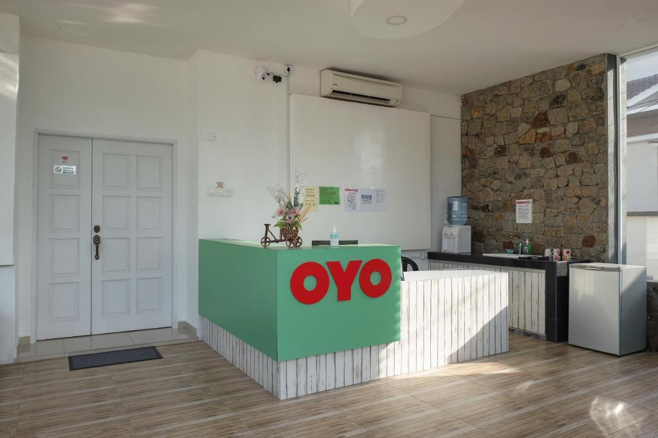 Oyo 90005 Dc Villa Guest House Kuala Rompin Luaran gambar
